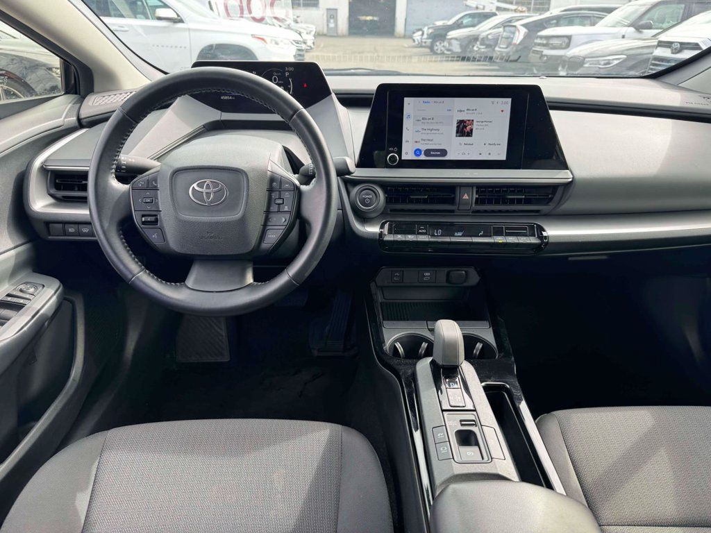 Used 2025 Toyota Prius LE FWD image 15