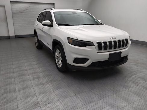 Used 2020 Jeep Cherokee Latitude w/ Cold Weather Group FWD image 14