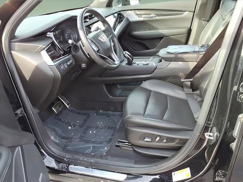 Used 2023 Cadillac XT6 Sport w/ Technology Package image 14