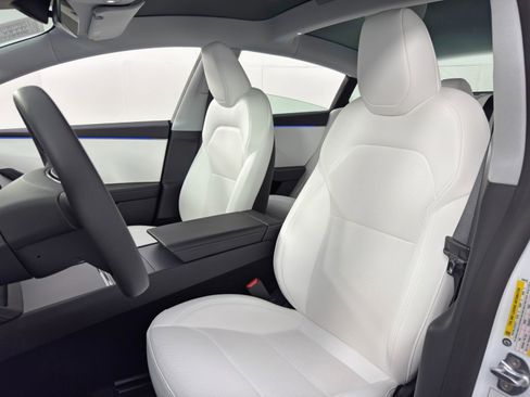 Used 2025 Tesla Model 3 Long Range image 41