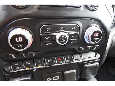 Used 2020 GMC Sierra 1500 SLT RWD image 29