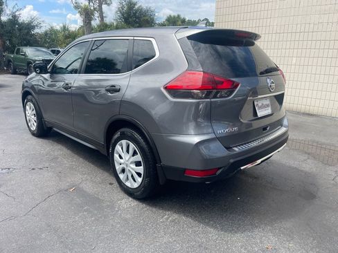 Used 2017 Nissan Rogue S FWD image 3