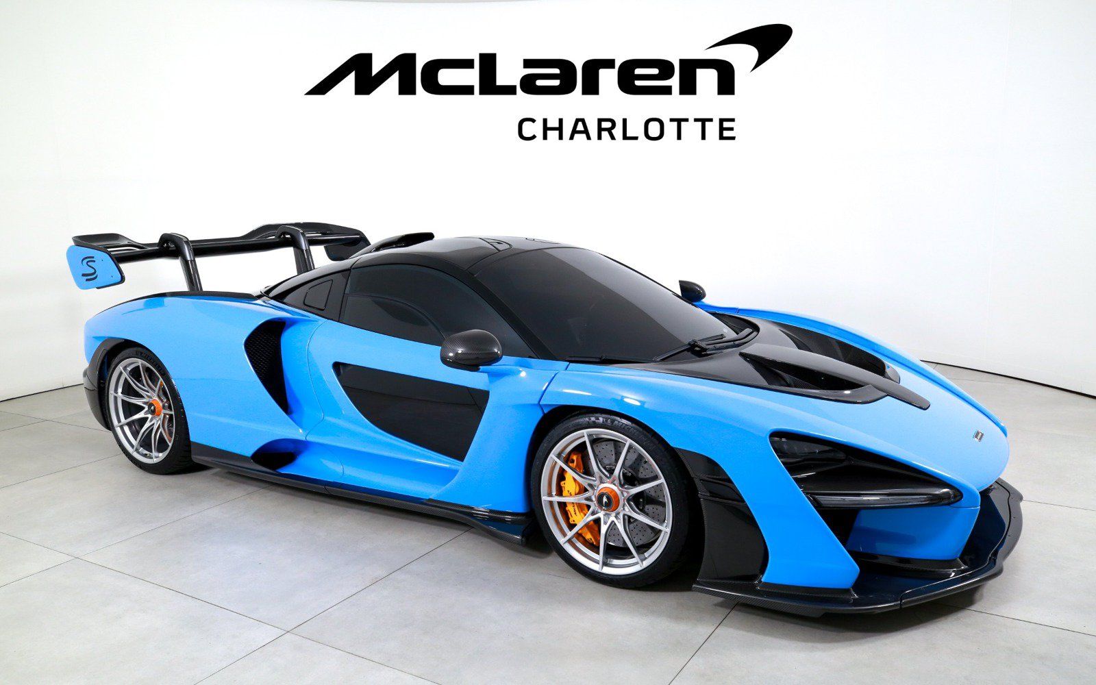 Used 2019 McLaren Senna RWD image 2
