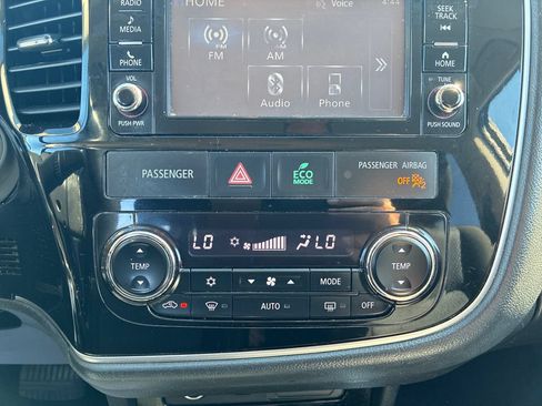 Used 2017 Mitsubishi Outlander ES AWD/4WD image 25