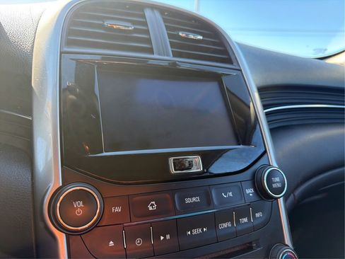 Used 2014 Chevrolet Malibu LT image 16