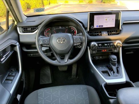 Used 2023 Toyota RAV4 XLE image 6