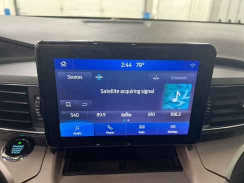 Used 2021 Ford Explorer XLT w/ Equipment Group 202A AWD/4WD image 14