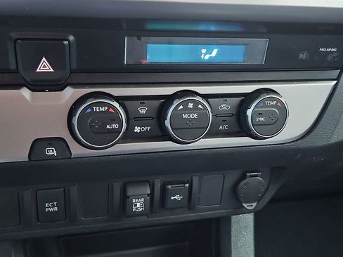 Used 2022 Toyota Tacoma SR5 image 25