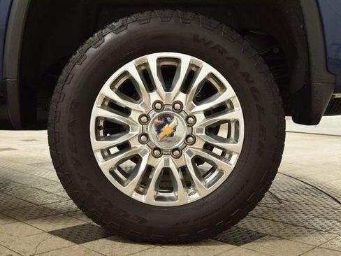 Used 2022 Chevrolet Silverado 3500 High Country image 27
