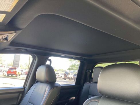 Used 2024 Nissan Titan PRO-4X w/ Pro-4x Convenience Package AWD/4WD image 13