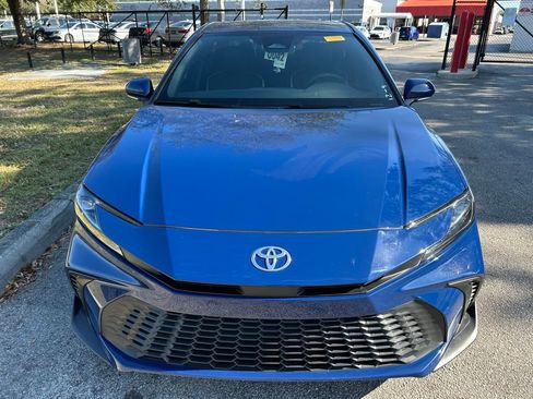 Certified 2025 Toyota Camry SE image 8