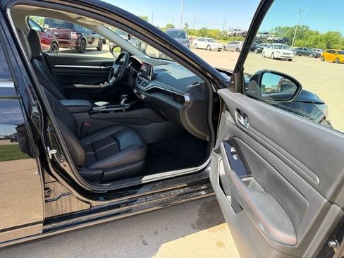 Used 2025 Nissan Altima 2.5 SR AWD/4WD image 18