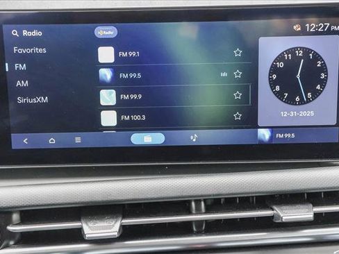 Certified 2025 Hyundai Tucson SE image 18