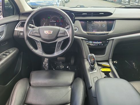 Used 2017 Cadillac XT5 Luxury w/ Driver Awareness Package FWD image 10
