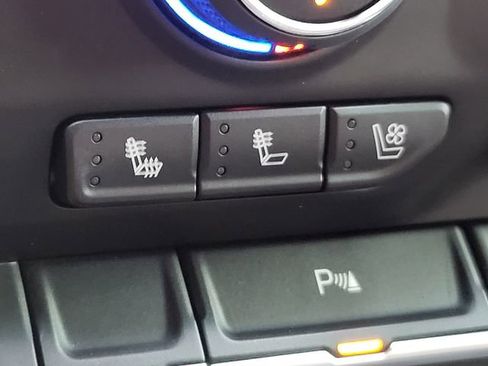 Used 2022 Chevrolet Silverado 1500 High Country w/ Z71 Off-Road Package image 32