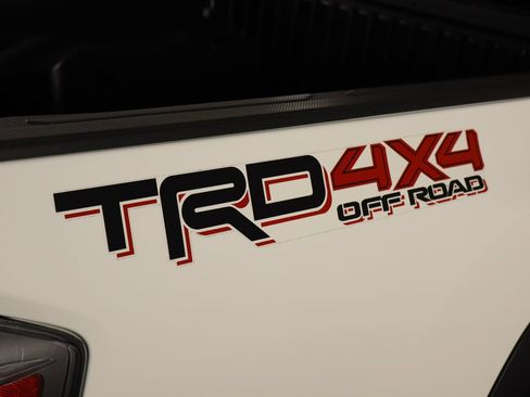 Used 2022 Toyota Tacoma TRD Off-Road AWD/4WD image 44