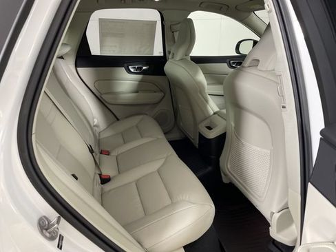 Certified 2025 Volvo XC60 T8 Plus w/ Protection Package Premier AWD/4WD image 18