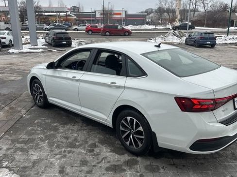 Certified 2025 Volkswagen Jetta S image 13