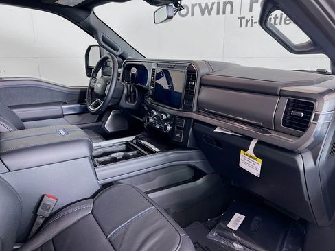 New 2025 Ford F250 Platinum image 31