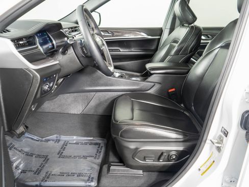 Used 2024 Jeep Grand Cherokee Limited 4xe image 10