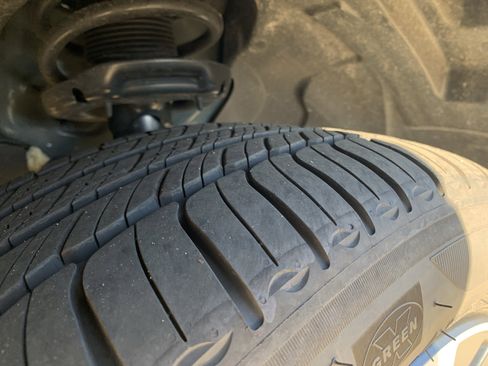 Used 2025 Volvo XC40 B5 Plus image 12