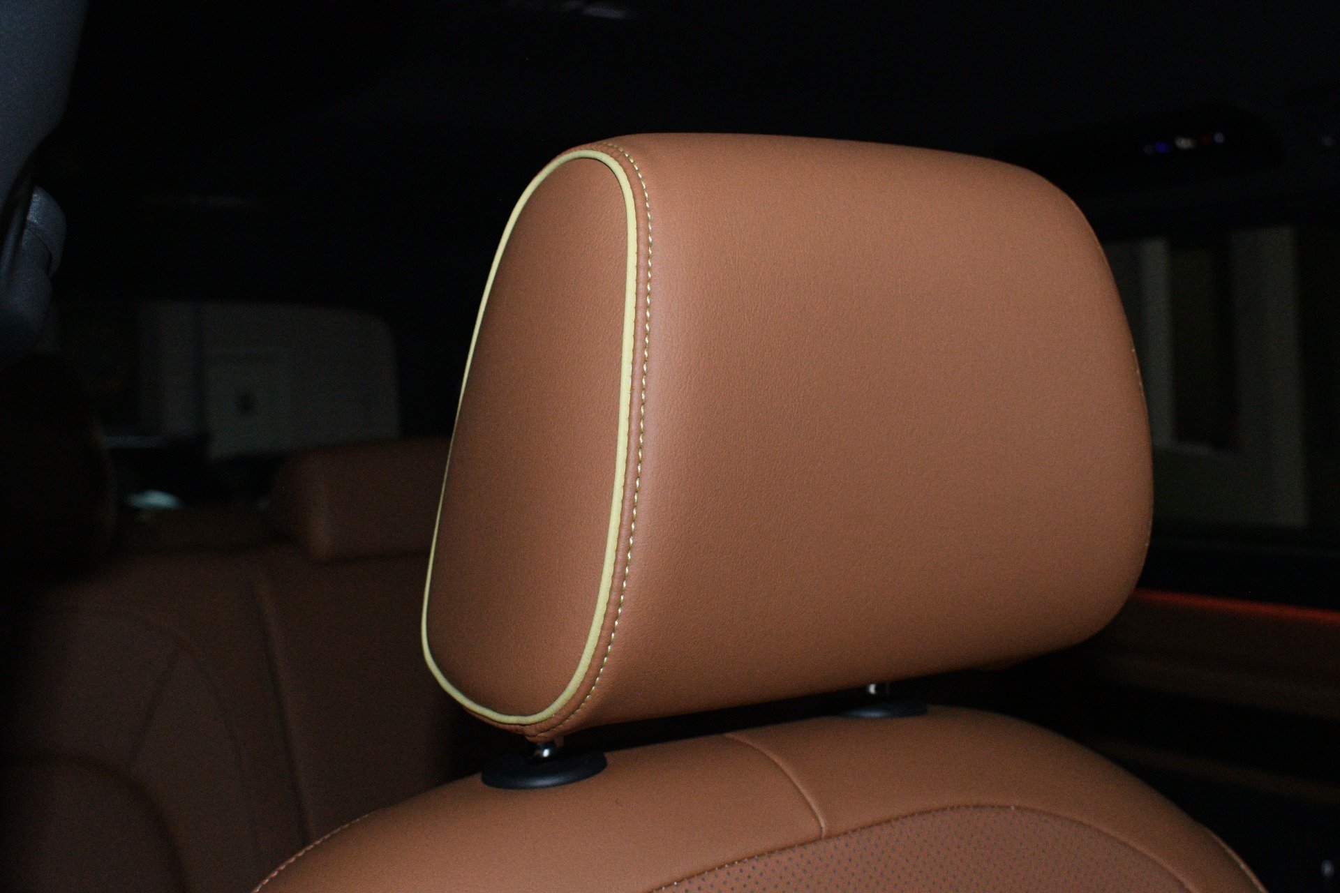 Used 2025 Volkswagen ID. Buzz Pro S RWD image 10