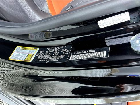 Used 2026 Kia Carnival EX FWD image 19