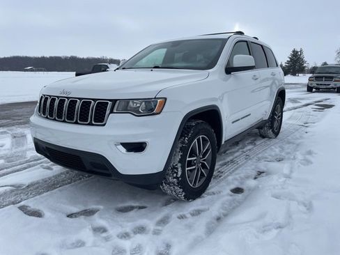 Used 2020 Jeep Grand Cherokee Laredo w/ 18" Wheel & 8.4" Radio Group image 7
