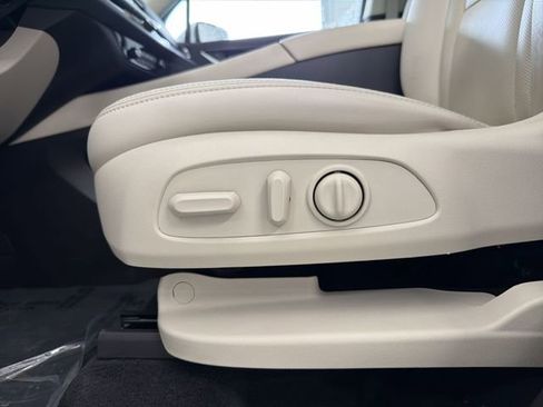 Certified 2023 Buick Enclave Essence w/ Experience Buick Package FWD image 24