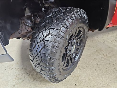 Used 2005 Chevrolet Silverado 2500 LS image 32