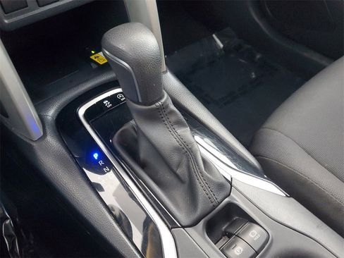 Certified 2023 Toyota Corolla Cross LE image 30