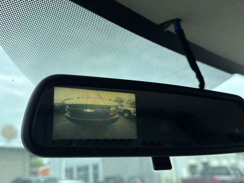 Used 2017 Chevrolet Express 2500 image 27