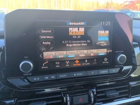 New 2025 Nissan Pathfinder SV w/ SV Premium Package image 13