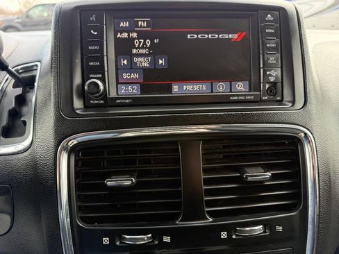 Used 2016 Dodge Grand Caravan SXT w/ Rear Park Assist Package image 38