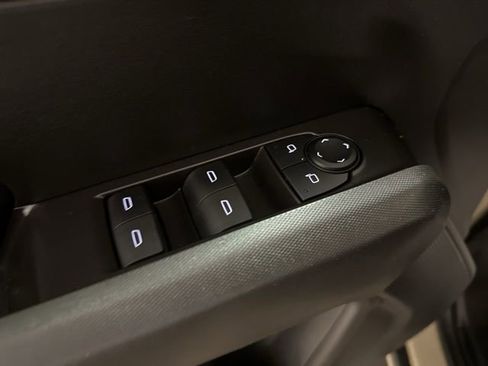 Used 2024 Chevrolet Colorado W/T image 10