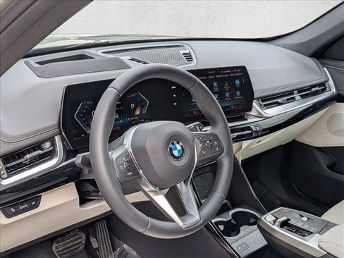 Used 2026 BMW X1 xDrive28i w/ Technology Package AWD/4WD image 3