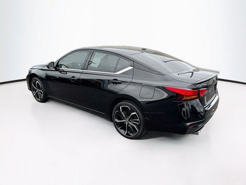 Used 2023 Nissan Altima 2.5 SR w/ SR Premium Package AWD/4WD image 7