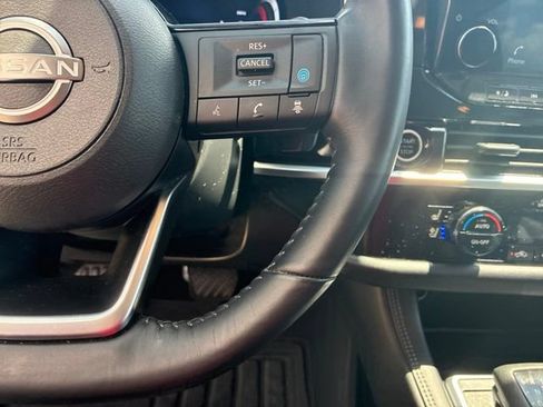 Used 2024 Nissan Pathfinder Platinum FWD image 23