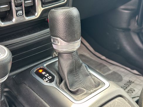 Used 2023 Jeep Wrangler Unlimited Sport AWD/4WD image 31