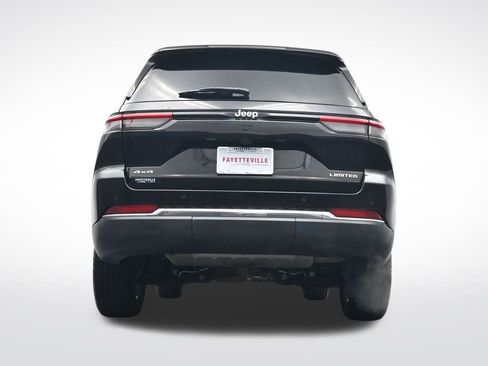 Used 2023 Jeep Grand Cherokee Limited image 37