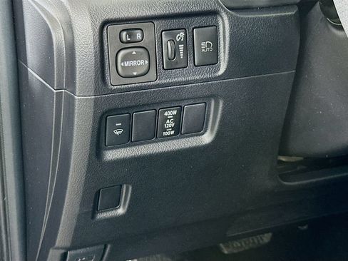Used 2021 Toyota 4Runner Limited AWD/4WD image 10