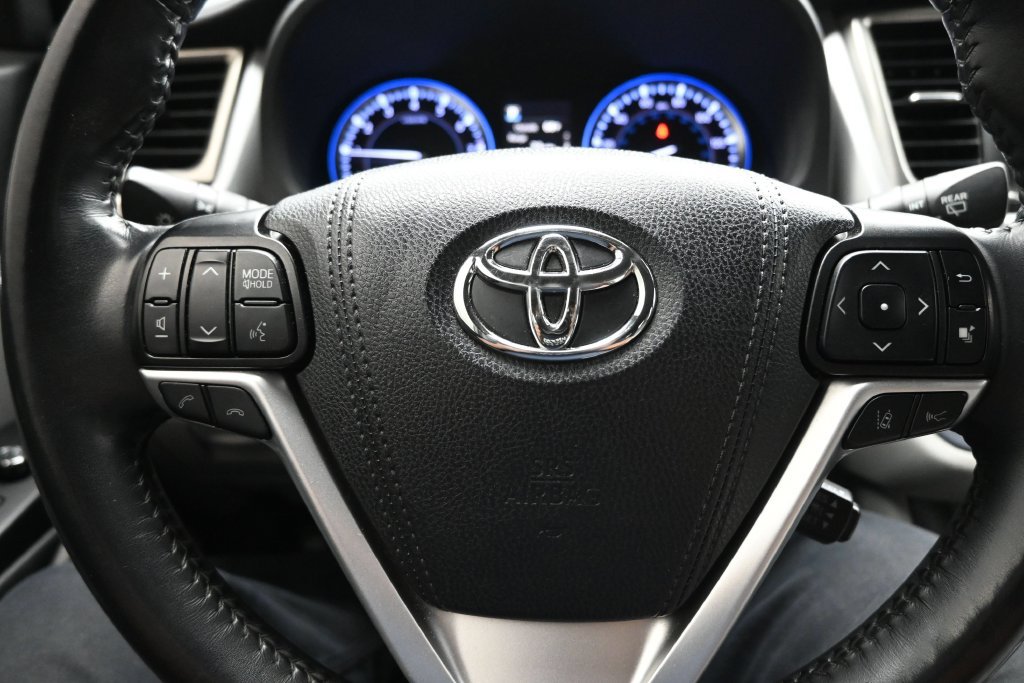 Used 2019 Toyota Highlander Limited AWD/4WD image 18