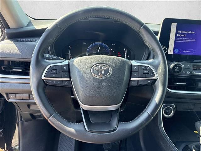 Certified 2025 Toyota Grand Highlander AWD image 17