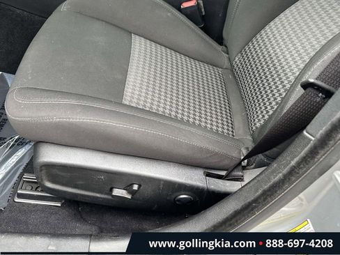 Used 2022 Dodge Charger R/T w/ Blacktop Package RWD image 18
