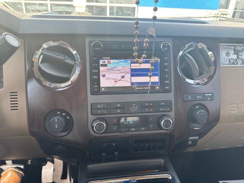 Used 2011 Ford F250 Lariat w/ Lariat Interior Pkg AWD/4WD image 13