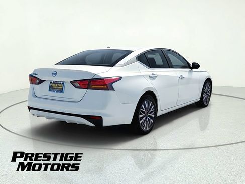 Used 2025 Nissan Altima 2.5 SV FWD image 8