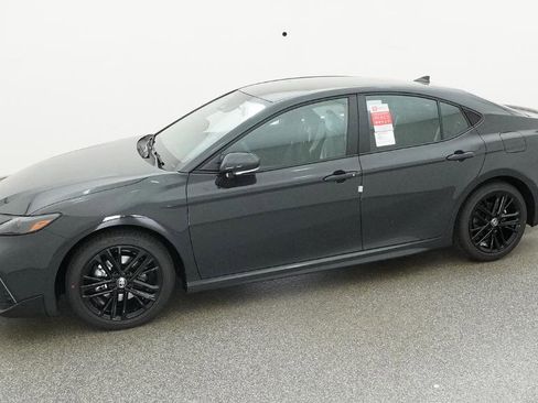 New 2026 Toyota Camry SE FWD image 5