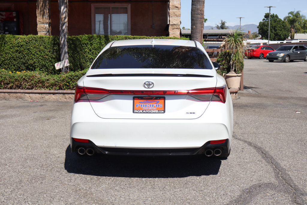 Used 2019 Toyota Avalon XSE w/ All Weather Liner Package FWD image 7