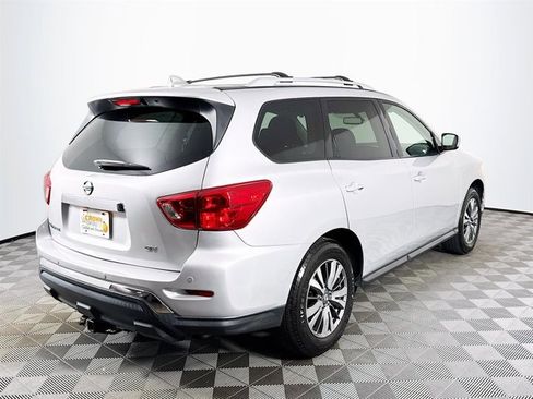 Used 2020 Nissan Pathfinder SV image 6