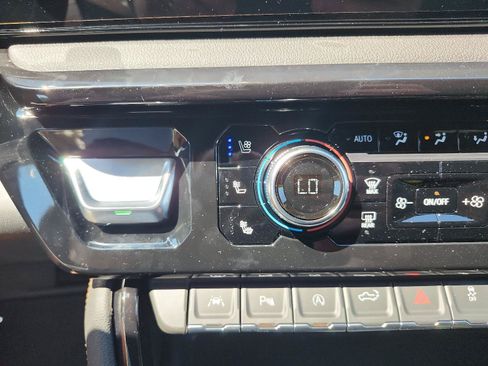 New 2026 GMC Sierra 1500 AT4 w/ AT4 Premium Package AWD/4WD image 18